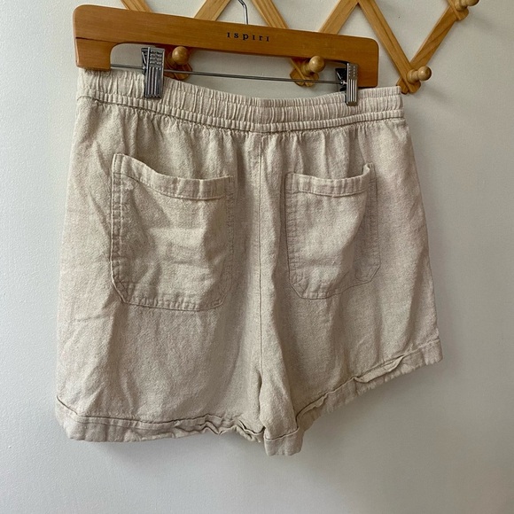 Old Navy Linen Shorts - Picture 2 of 3